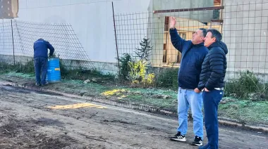Sciaini supervisó los avances de los trabajos de cordón cuneta en Roque Pérez