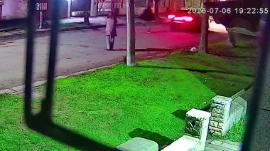 Llegaba a la casa, la emboscaron y le robaron en Miramar