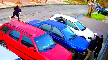 Con trompadas y botellazos, jubilados se resistieron al robo del auto en Gerli