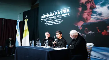 Junto a Cascallares, Kicillof aterrizó en Almirante Brown y participó de una jornada cultural