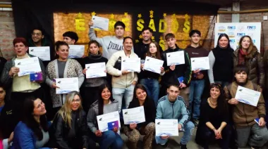 Wischnivetzky felicitó a los nuevos egresados del Programa FINES de Mar Chiquita