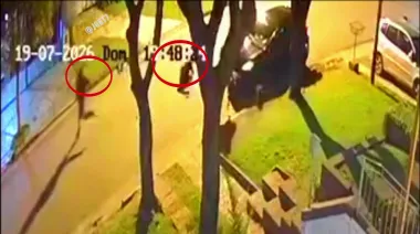 Hartos de los robos, vecinos auxiliaron a un automovilista y atacaron a los ladrones