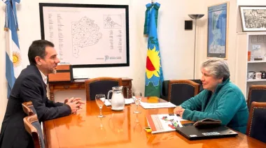 Petrecca pidió avanzar con consensos y acercó proyectos educativos al gobierno bonaerense