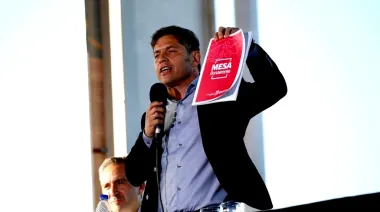 Kicillof estiró la suspensión del programa MESA y encendió la polémica por los alimentos en comedores