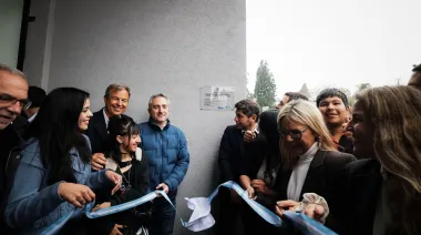 Almirante Brown: Kicillof, Cascallares y Fabiani inauguraron el nuevo SUM del Centro Integrador Comunitario en Longchamps