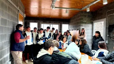 Chaves impulsa un programa para acercar a los jóvenes al trabajo