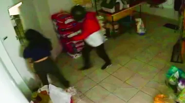 En un pet shop de La Plata: dramática maniobra para escapar de un violento robo