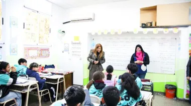 Magdalena Sierra recorrió las obras realizadas en la Primaria 36 de Sarandí