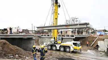 Bahía Blanca avanza con las obras del nuevo puente de Pampa Central sobre el Canal Maldonado