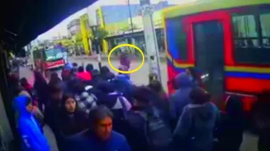 Siniestro mortal en Moreno: colectivo atropelló a una mujer y la mató en el acto