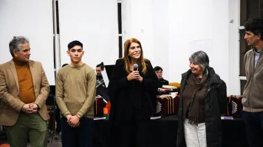Magdalena Sierra participó de la entrega de bandoneones al Instituto Municipal de Música de Avellaneda