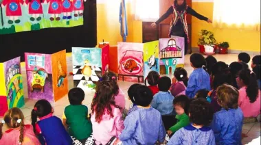 Presentan un proyecto para reforzar la protección de niños y adolescentes en redes sociales