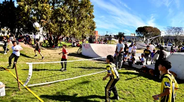 En 25 de Mayo, Egüen inauguró las obras en el Polideportivo Plaza San Martin y anticipó nuevos pavimentos