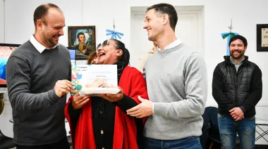 Herramientas productivas: San Vicente entregó microcréditos a 19 emprendimientos locales