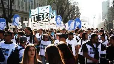 La marcha de "La Noche de los Lápices" volvió a enfrentar al kicillofismo con La Cámpora