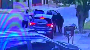 La banda de los "pasamontañas" emboscó a un chofer y le robó la herramienta de trabajo