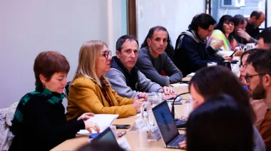 El Frente de Unidad Docente Bonaerense le reclamó a Kicillof una convocatoria urgente a paritarias en septiembre