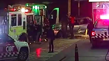 Lo perseguían por conducción imprudente y chocó antes que lo detengan
