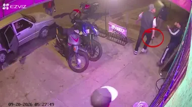 Miedo en Berazategui: golpeó al cliente de un kiosco y disparó para amedrentar a testigos