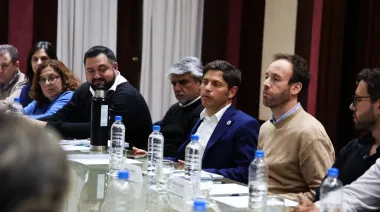Tras múltiples pedidos de gremios bonaerenses, Kicillof cede y convoca a discutir paritarias a estatales