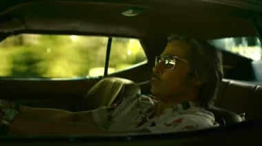 Junto a un Brad Pitt vintage, "Las nuevas desventuras de Cliff Booth" presentó primer tráiler