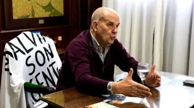 “Un 4 de copas de Morón”: con un tweet viejo, Zurro fulminó a Zabaleta por criticar a La Cámpora