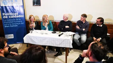Magario se pone al frente de la Gobernación y apuntó contra Milei por la caída del empleo y la deuda de Nación
