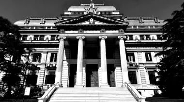 Asado y chasquidos de dedos: el peronismo reunió a oficialismo y oposición para movilizar la actividad en la Legislatura