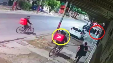 Lanús no tiene paz: interceptaron y robaron a un delivery cuando llevaba un pedido
