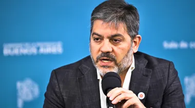 Bianco apuntó contra la eliminación del régimen de Zona Fría y expuso con datos a Milei por negar la recesión