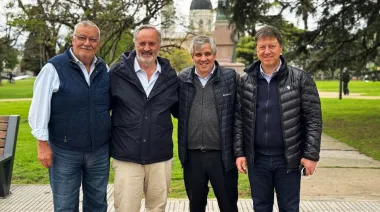 Britos, Bevilacqua y De la Torre debatieron el futuro de los municipios bonaerenses