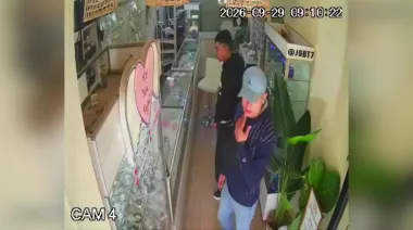 Robo perfecto en Gral. Rodríguez: en dos minutos escaparon de una joyería con millones de pesos