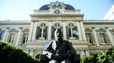 Paros en la UNLP: docentes y nodocentes endurecen el reclamo por salarios y presupuesto