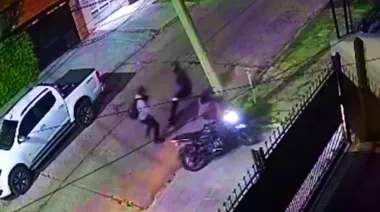 Una noche ganaron los buenos: se resistió a un asalto y golpeó a motochorro en Tres de Febrero