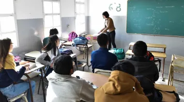 Proponen incorporar la educación financiera y tributaria a la Ley de Educación bonaerense