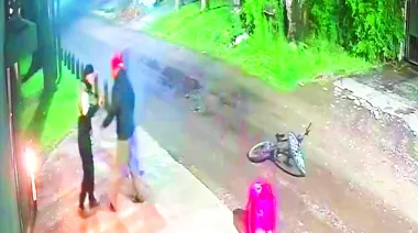 Asalto a delivery en Ituzaingó: lo marcaron, lo emboscaron y le sacaron hasta la ropa