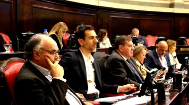 Petrecca impulsa proyectos para fortalecer la salud mental de policías y estudiantes bonaerenses