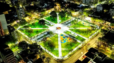 Renovación total: La Plata inauguró la nueva Plaza España con propuestas artísticas y musicales