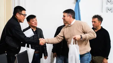 Hourcade se reunió con empresarios extranjeros interesados en invertir en Magdalena