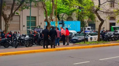 Impactante persecución para detener a un delincuente en Barracas