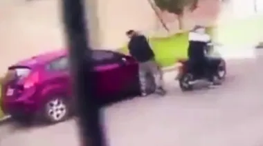 ¿Maldad o venganza? Quemaron un auto y escaparon en Junín