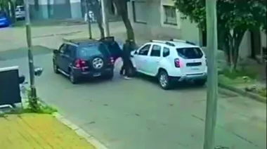 Raid delictivo en Tres de Febrero: robaron la camioneta de una mujer que estaba con el hijo