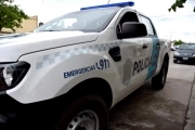 Mujer denunció a su pareja por golpes y amenazas, él la fue a buscar a la comisaría armado