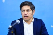 Kicillof advirtió a Milei por sus decisiones en la causa YPF y lo vinculó con representantes de los fondos buitres