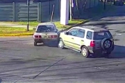 Agentes del COT detuvieron a un conductor que chocó a un auto y se dio a la fuga