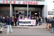 Milei en el Club Atenas de La Plata: hiper controles de seguridad, poca gente y mucha publicidad