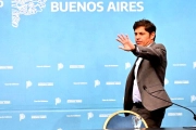 Kicillof redobla críticas a Milei y confirmó que visitará a Cristina Kirchner en San José 1111