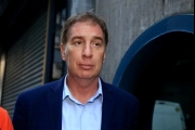 ¿Le suelta la mano?: Milei se borra de la campaña en la Provincia de Buenos Aires y deja a Santilli a la intemperie