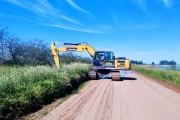 25 de Mayo intensifica los trabajos de vialidad en distintos puntos del distrito ante la crisis hídrica