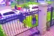 Violento ataque motochorro en Mar del Plata: la arrojaron al piso y asaltaron en cinco segundos